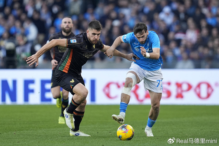 那不勒斯横扫英格兰，萨拉赫带队取胜