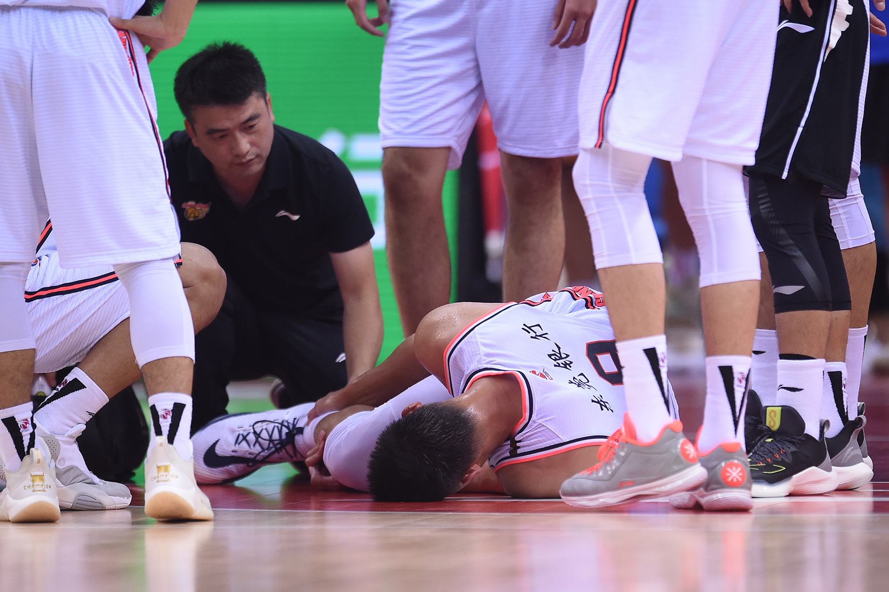 76人力克辽宁队，易建联扛起全队