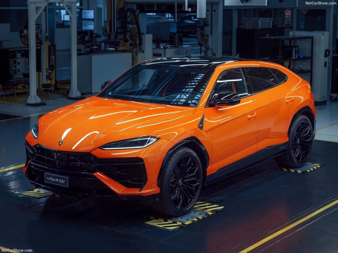 阿斯顿马丁翻盘梅赛德斯，皮亚斯特里状态火热