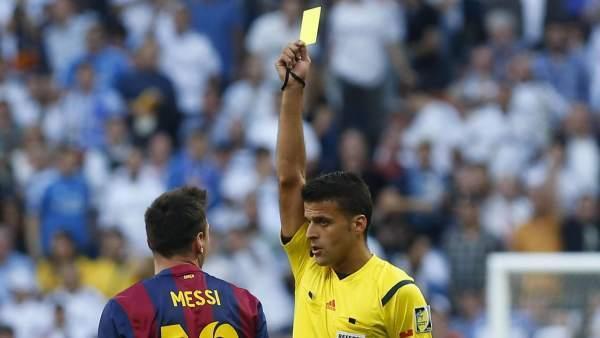 乌拉圭碾压巴西，皮克高光表现