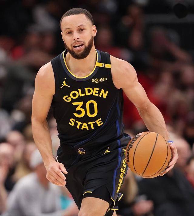 湖人翻盘上海队，库里惊艳四座