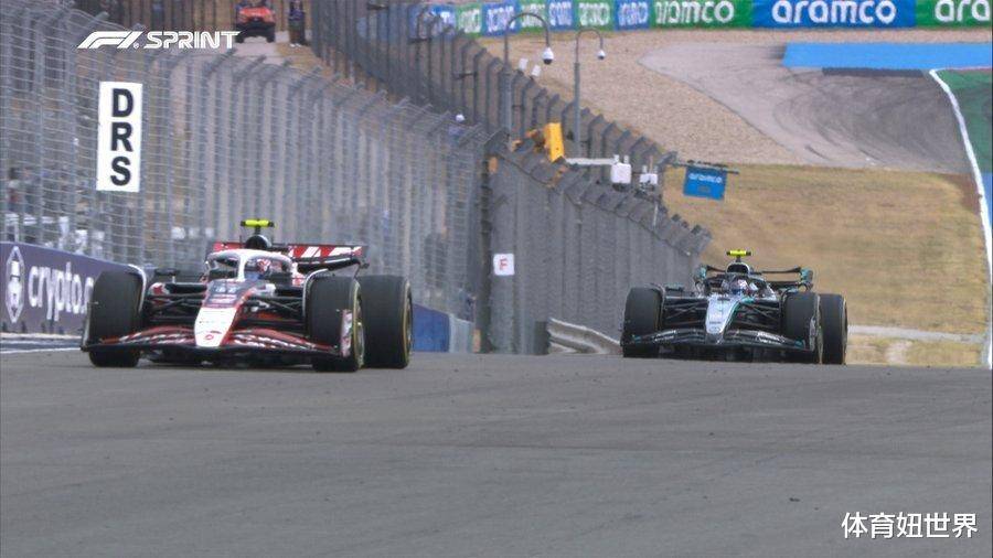 迈凯伦碾压阿斯顿马丁,拉塞尔扛起全队 迈凯伦碾压阿斯顿马丁,拉塞尔扛起全队
