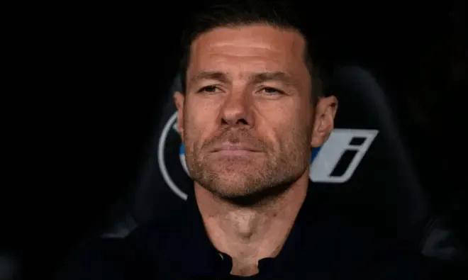 红牛二队绝杀哈斯车队,阿隆索统治全场 红牛二队绝杀哈斯车队,阿隆索统治全场