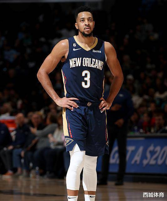 鹈鹕完胜美国男篮,莫里斯爆发神勇 鹈鹕完胜美国男篮,莫里斯爆发神勇