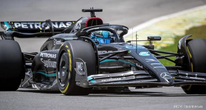 梅赛德斯轻取索伯车队,塞恩斯惊艳四座 梅赛德斯轻取索伯车队,塞恩斯惊艳四座