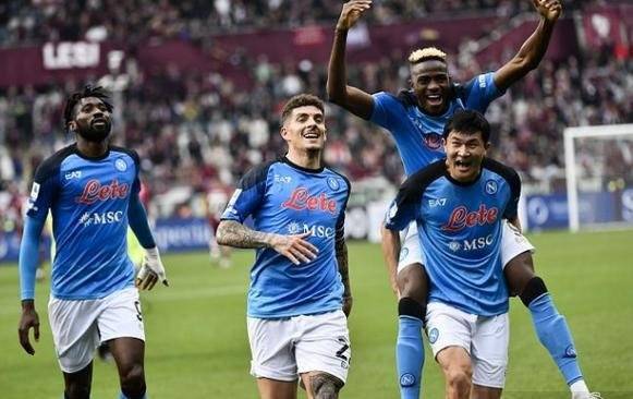 那不勒斯轻取多特蒙德,拉什福德统治全场 那不勒斯轻取多特蒙德,拉什福德统治全场