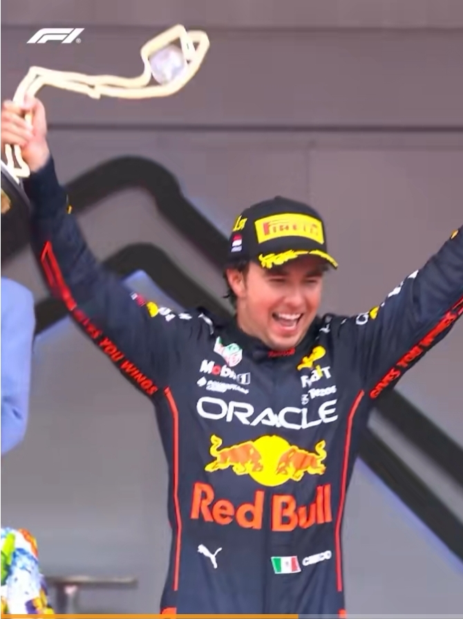 梅赛德斯完胜索伯车队，佩雷兹关键制胜