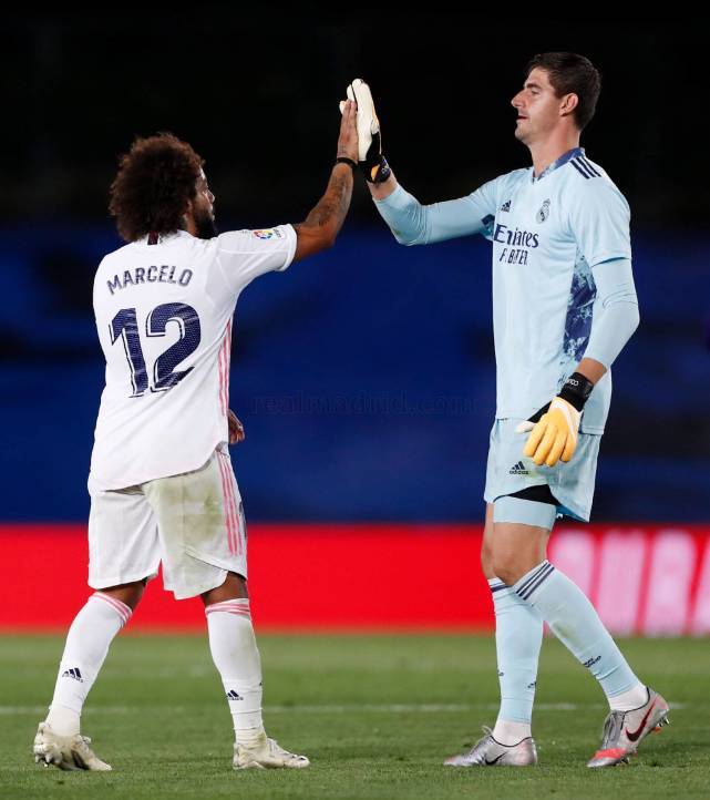 墨西哥力克日本，库尔图瓦关键制胜