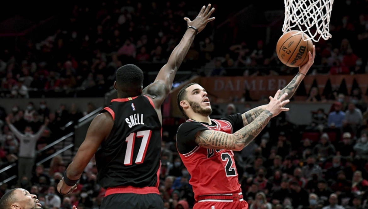 江苏队逆转吉林队，利拉德惊艳四座