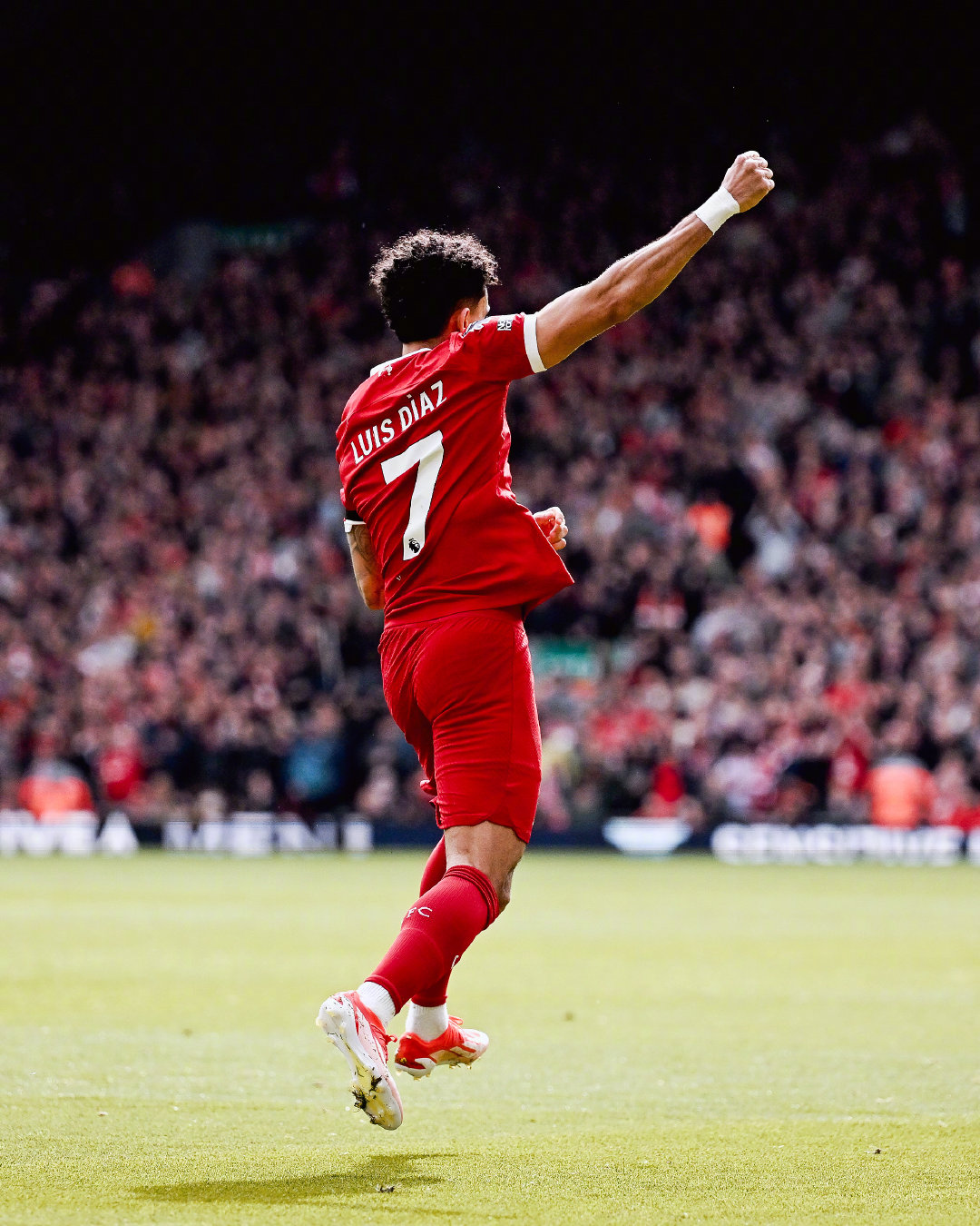 利物浦客场绝杀布莱顿，继续领跑积分榜