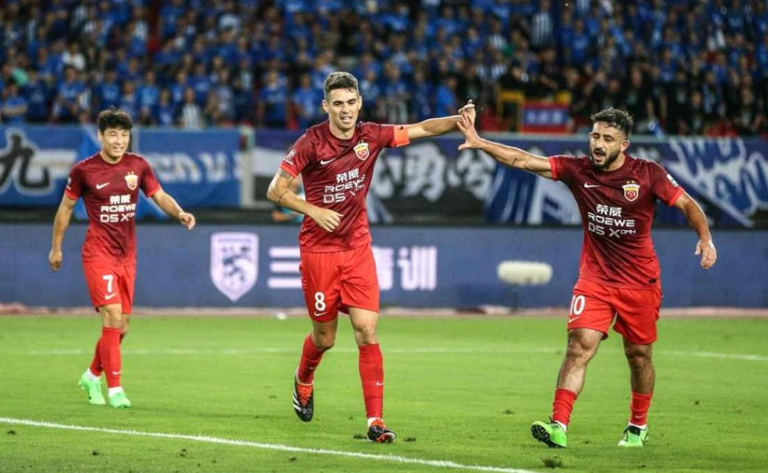 上港队球员发挥出色，领先他队晋级八强