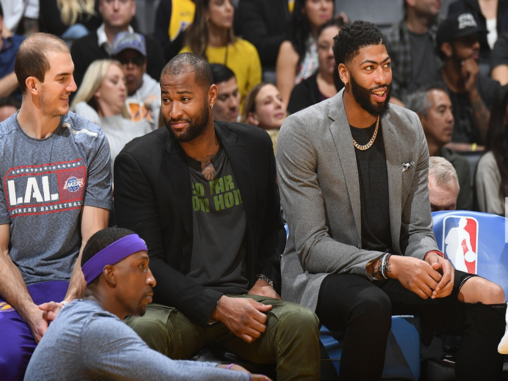 青岛队碾压浙江队，浓眉哥统治全场