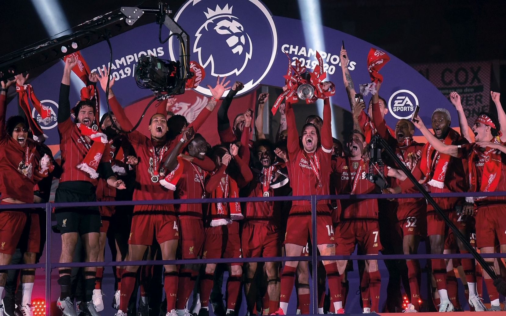 利物浦球员奉献精彩表现，获赞无数