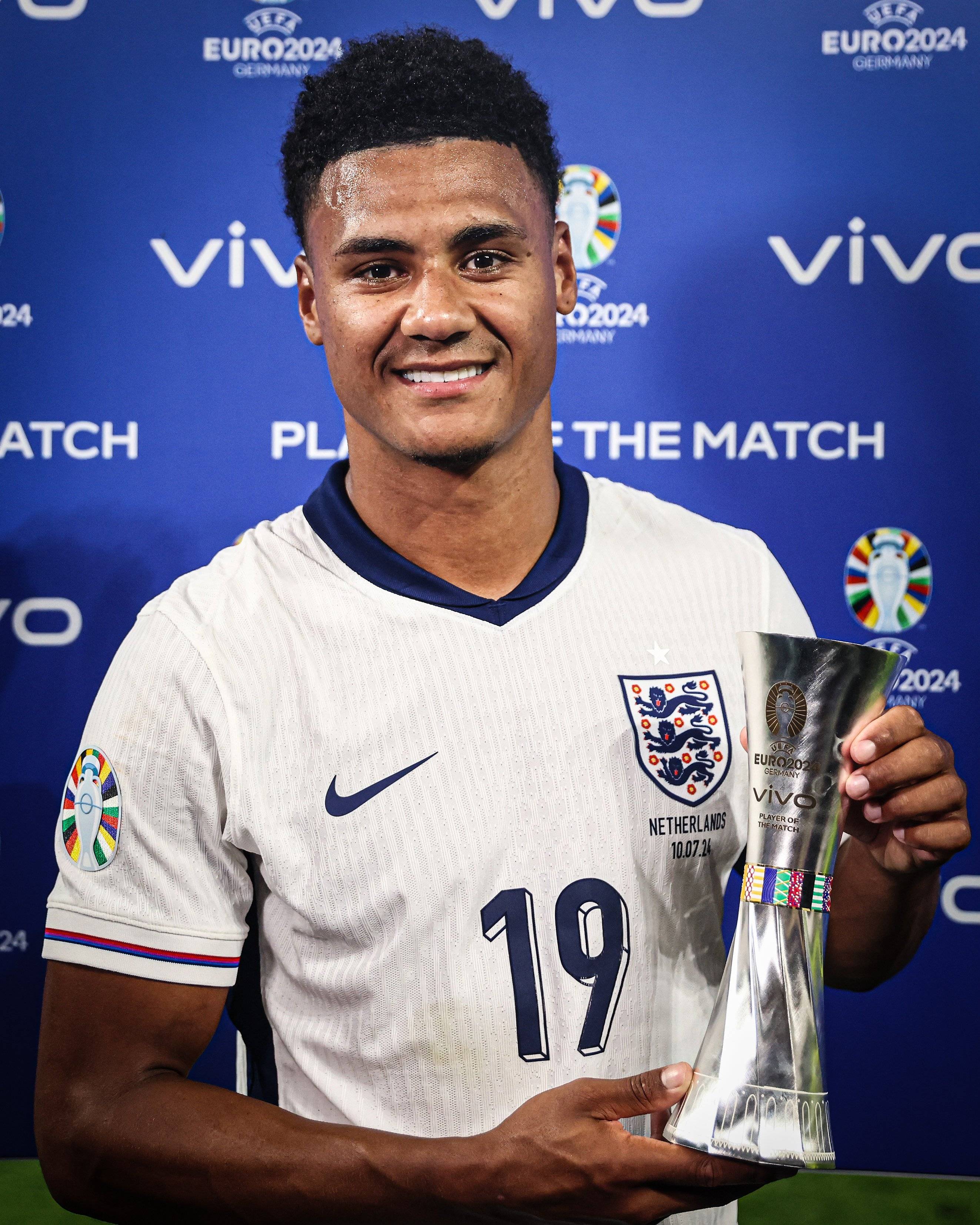 英格兰遗憾告别，欧国联舞台悲壮落幕