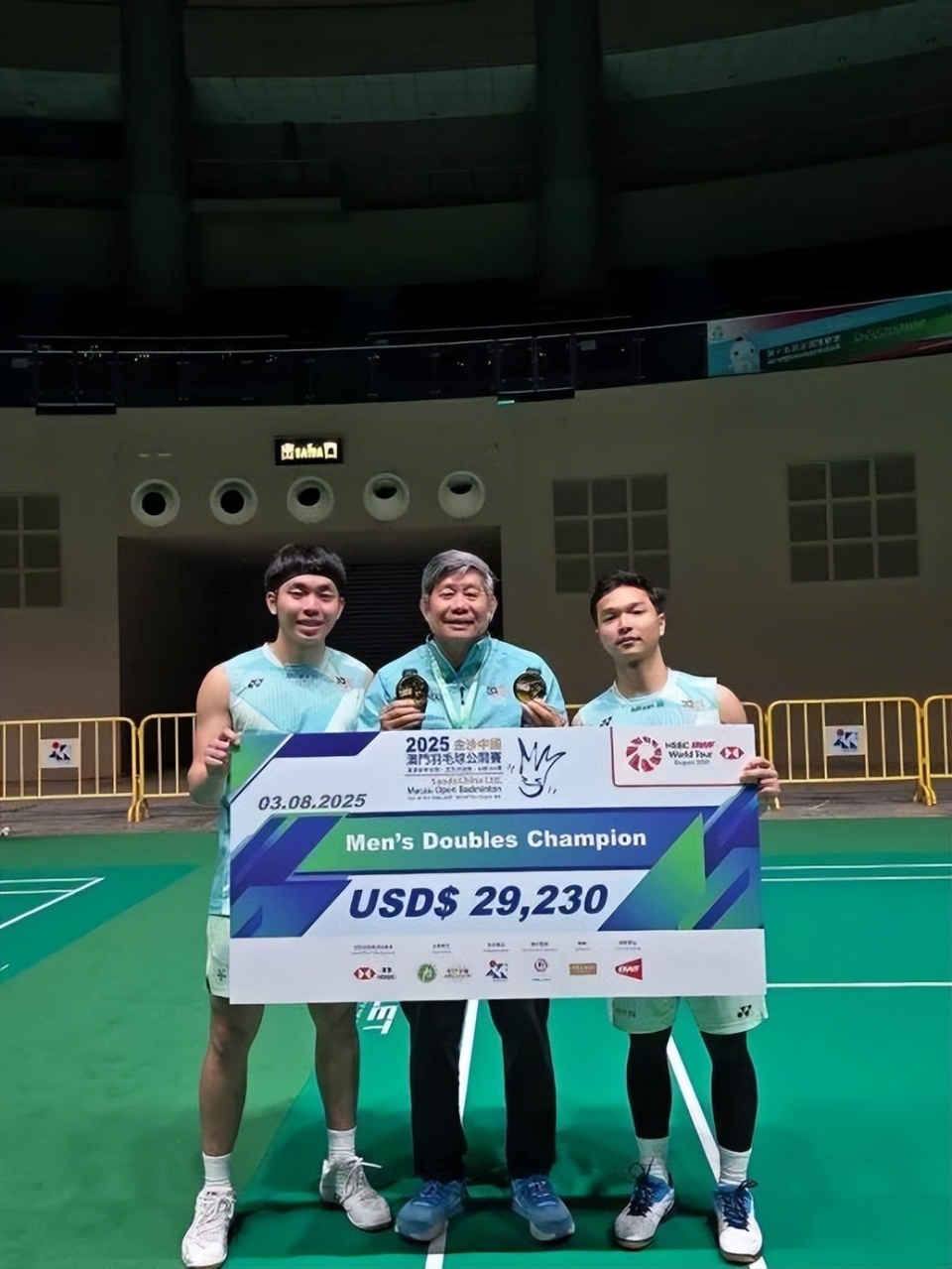 韩国队险胜马来西亚队，陈雨菲扛起全队