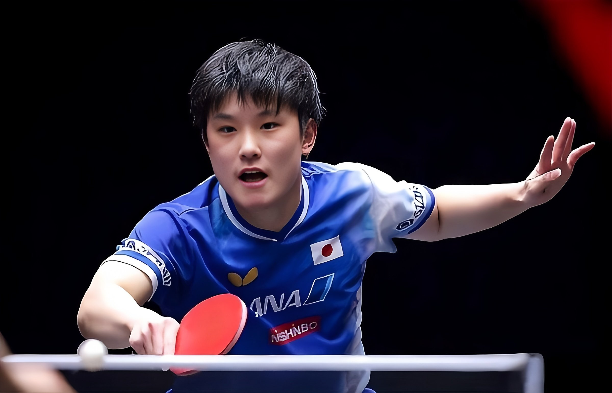 英格兰队鏖战奥地利队，张本智和点燃赛场