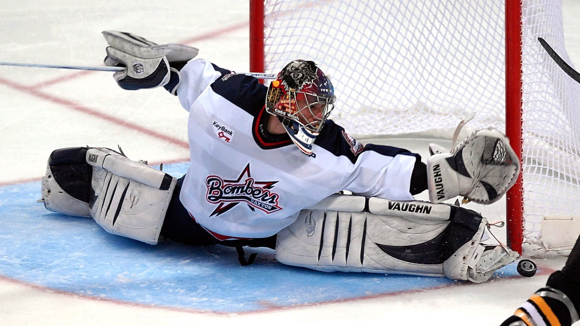 火箭火力压制上海队,切特成为关键先生